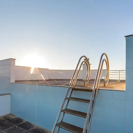 Whome | Praia Azul Beach House Silveira (Lisbon)