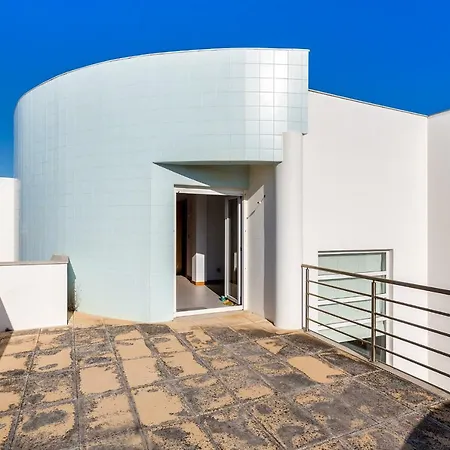 Whome | Praia Azul Beach House Casa de Férias Silveira (Lisbon)