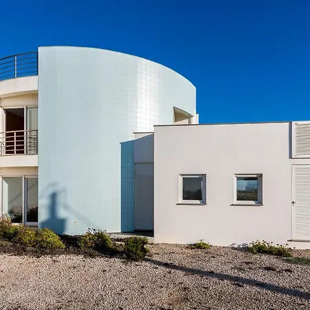 Whome | Praia Azul Beach House Casa de Férias Silveira (Lisbon)