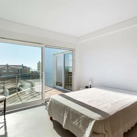 Whome | Praia Azul Beach House Silveira (Lisbon)